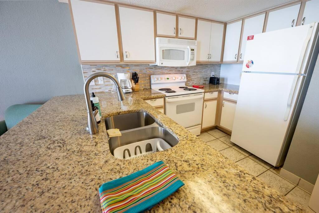 Baywatch Renovated, Unobstructed Oceanfront Views! Myrtle Beach Exterior foto